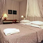 Le Belgrand Champs Elysees, Tapestry By Hilton Parigi