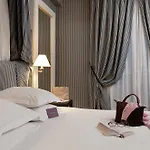 Le Belgrand Champs Elysees, Tapestry By Hilton Hotel Parigi