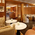 Le Belgrand Champs Elysees, Tapestry By Hilton 4* Parigi