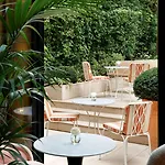 Le Belgrand Champs Elysees, Tapestry By Hilton Hotel Parigi