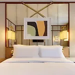 Le Belgrand Champs Elysees, Tapestry By Hilton Parigi