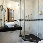 Le Belgrand Champs Elysees, Tapestry By Hilton Hotel Parigi