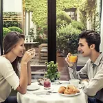 Le Belgrand Champs Elysees, Tapestry By Hilton 4* Parigi