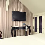 Le Belgrand Champs Elysees, Tapestry By Hilton Hotel 4*