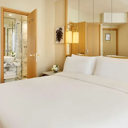 Le Belgrand Champs Elysees, Tapestry By Hilton Hotel Paris
