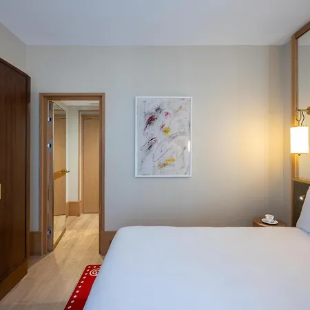 Le Belgrand Champs Elysees, Tapestry By Hilton Hotel