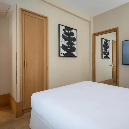 Le Belgrand Champs Elysees, Tapestry By Hilton Hotel