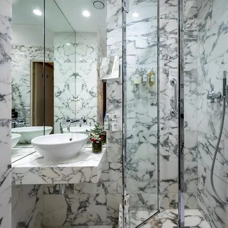 Le Belgrand Champs Elysees, Tapestry By Hilton Hotel Paris