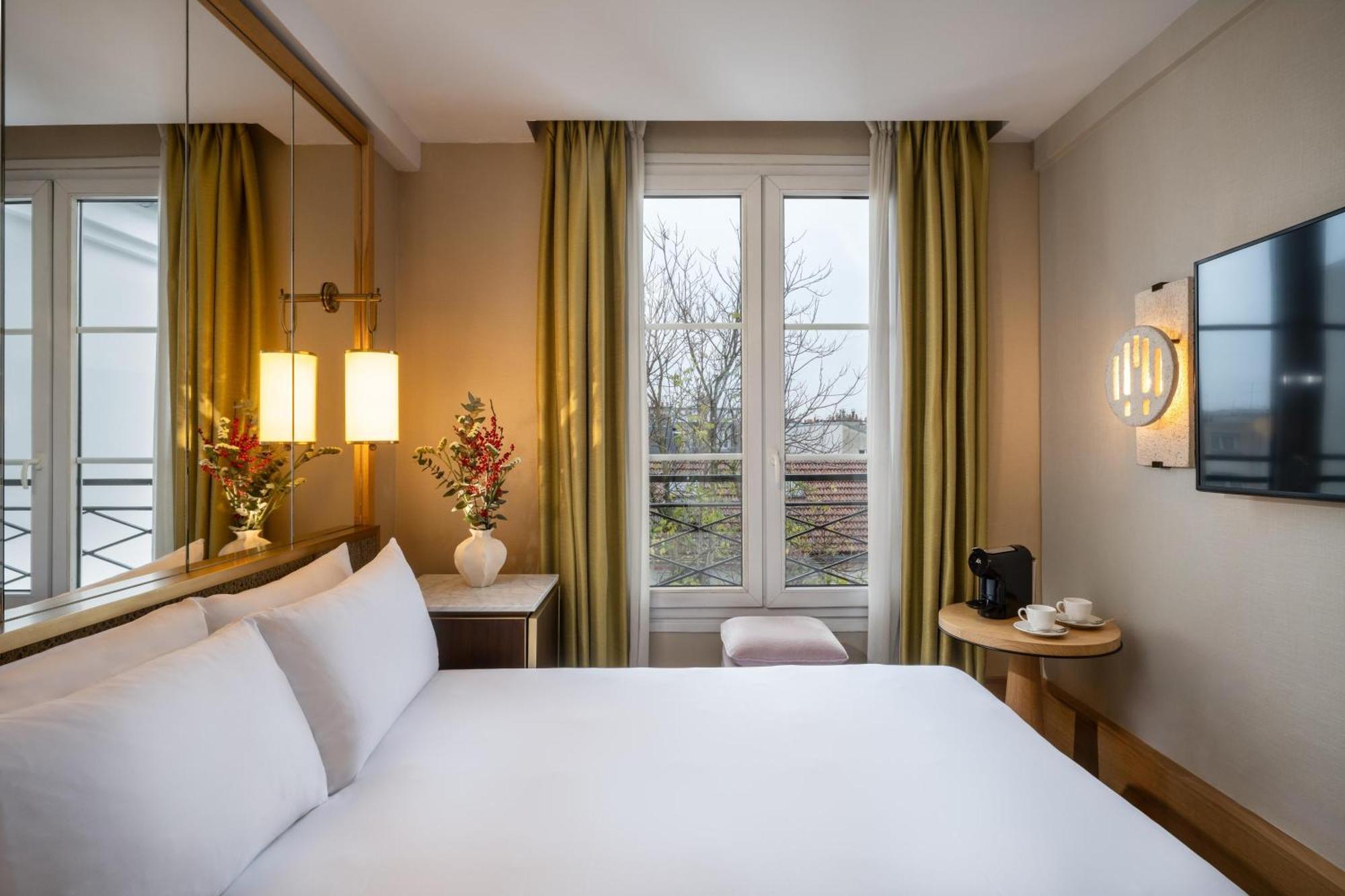 Le Belgrand Champs Elysees, Tapestry By Hilton 4* Parigi