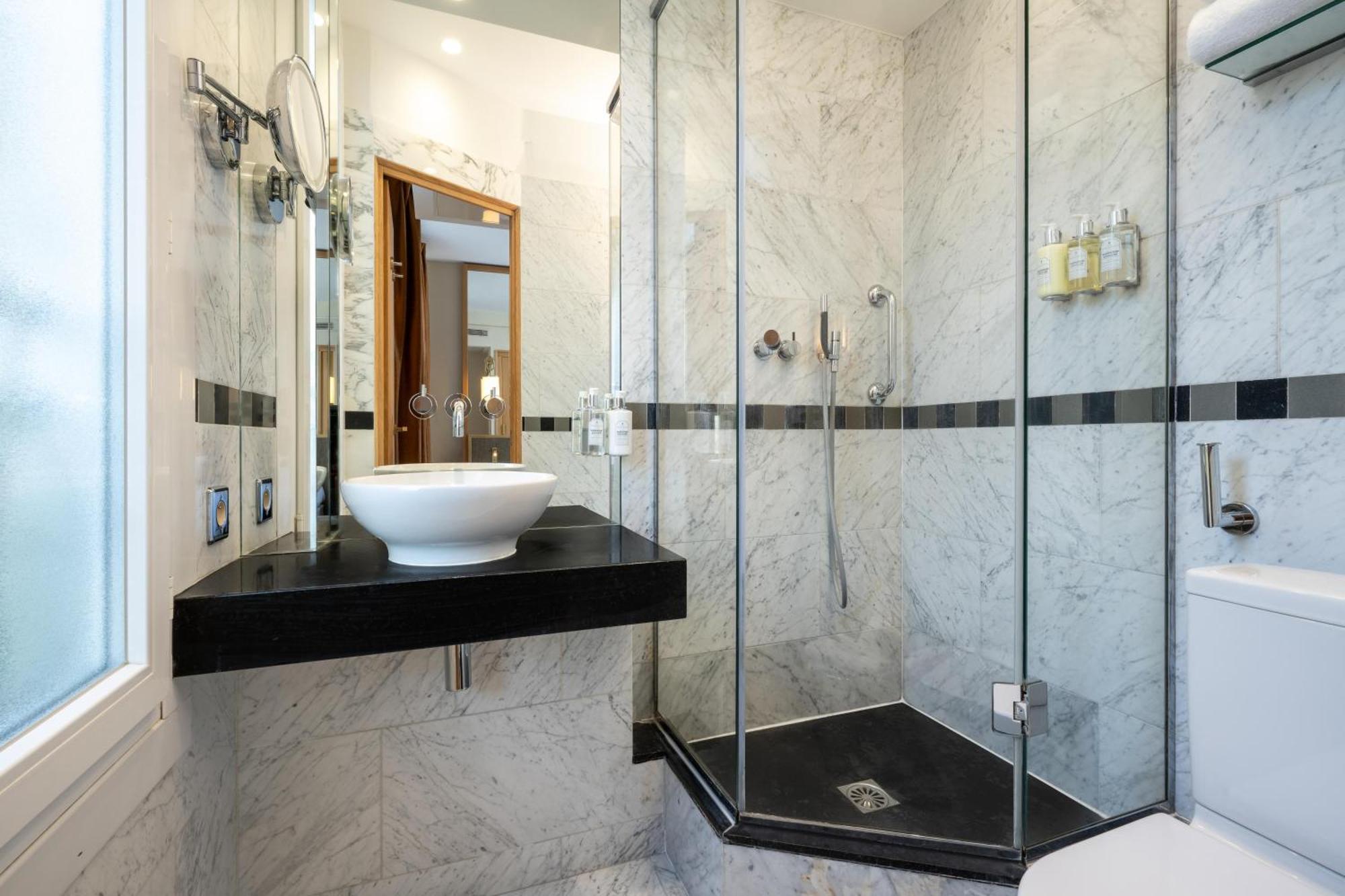 Le Belgrand Champs Elysees, Tapestry By Hilton Hotel Parigi