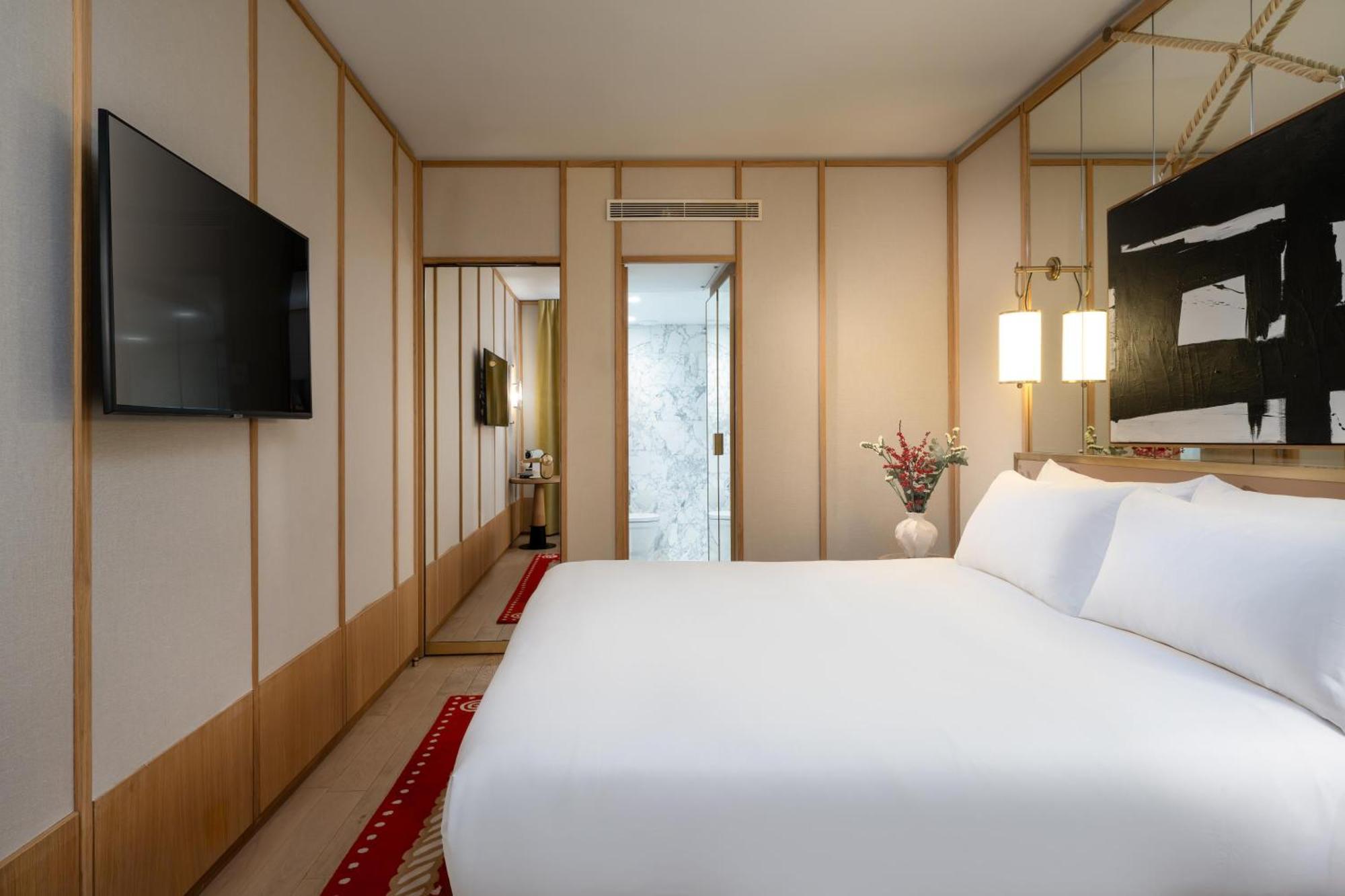 Le Belgrand Champs Elysees, Tapestry By Hilton Hotel 4*